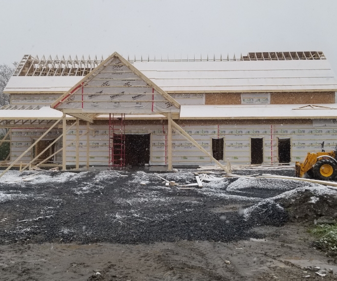 Terre à boire - Façade de la grange en construction